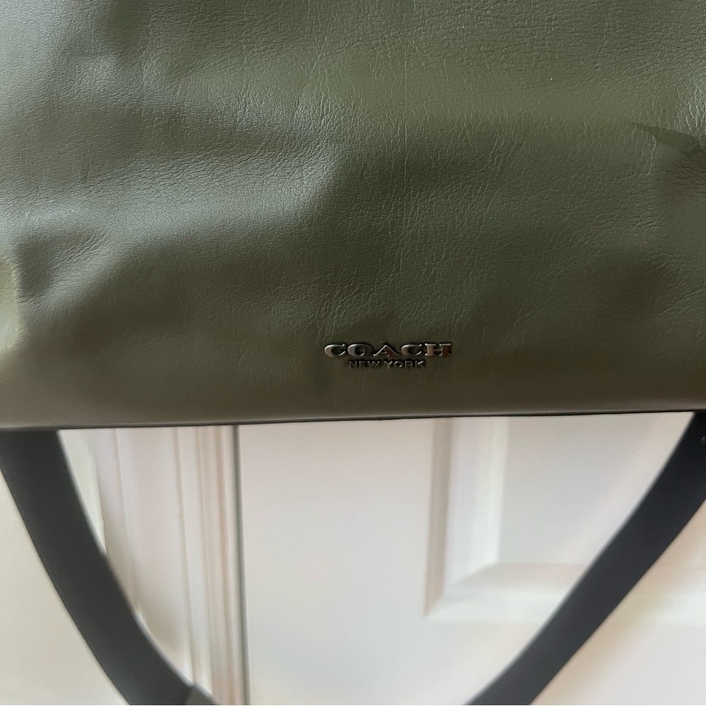 COACH Outlet Graham Foldover Tote - Picture 5 of 9